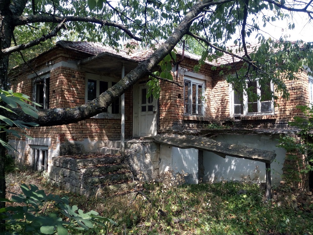 Two storey house in the village of Bdintsi, Dobrich region